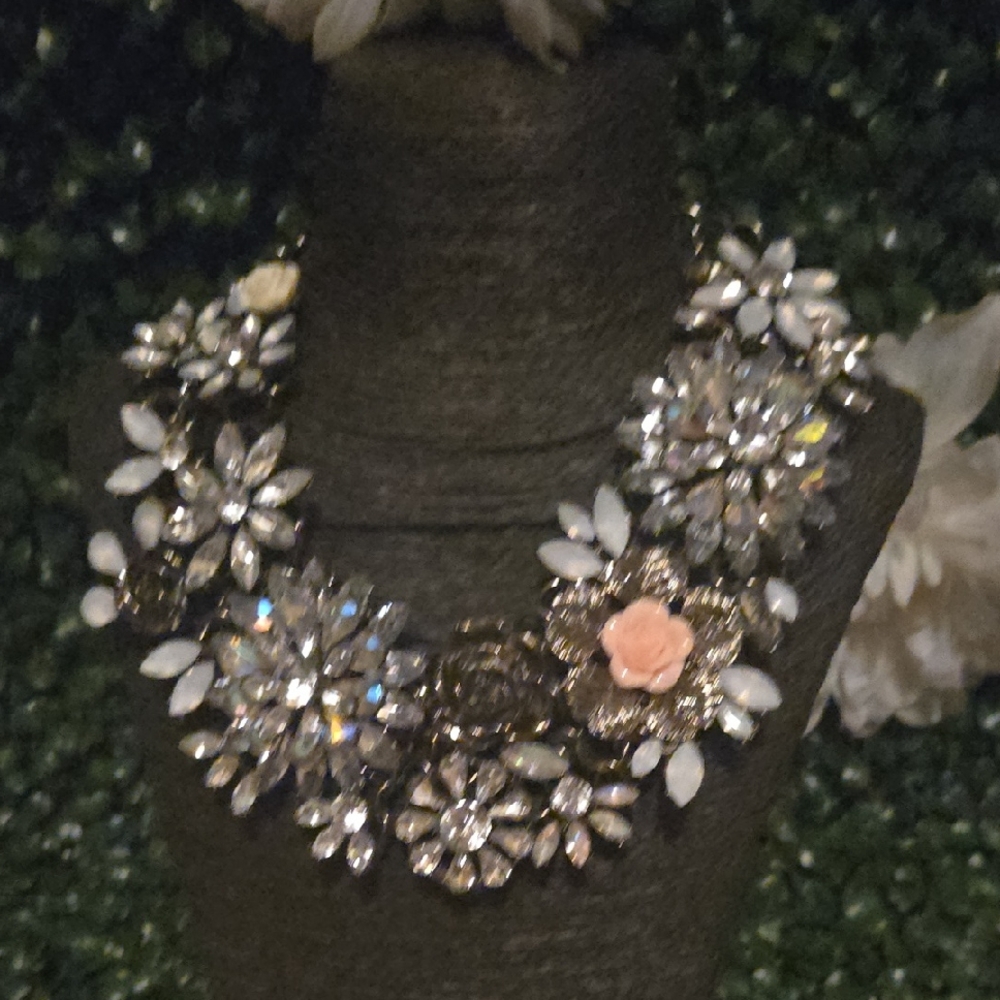 Elegant Floral Crystal Necklace